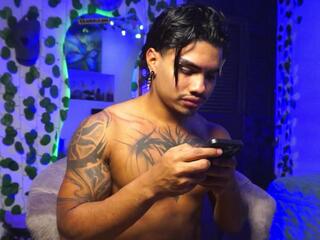 Young Laroi webcam model stream image