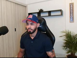 Donn Cruz webcam model stream image