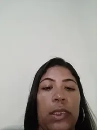 IndiaPozuda_ webcam model stream image