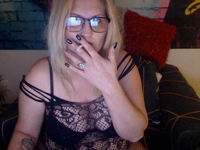 Angel_Dm_Milf webcam model stream image