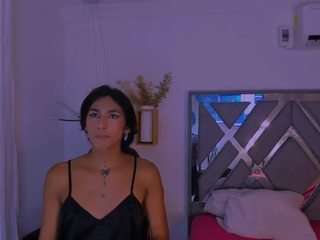 zou-quira webcam camsoda model stream image