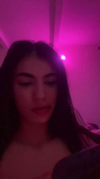 Chari858 webcam model stream image