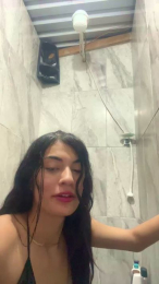 Chari858 webcam model stream image