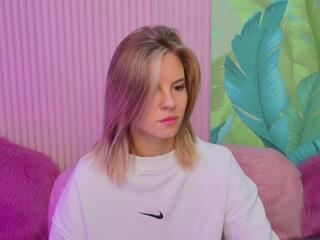 Kiara Rolls webcam model stream image