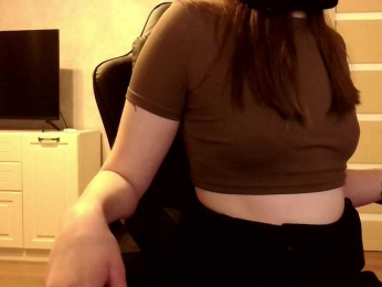 LalyAh webcam model stream image