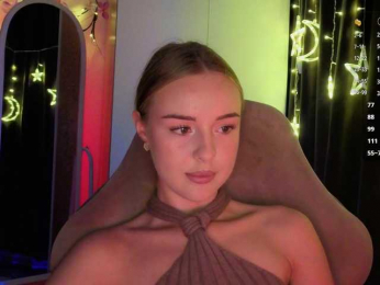 Nestyzz webcam bongacams model stream image