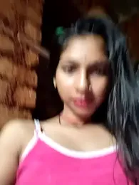 Cur_Pinki webcam model stream image