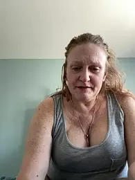 Kellilyn10 webcam stripchat model stream image