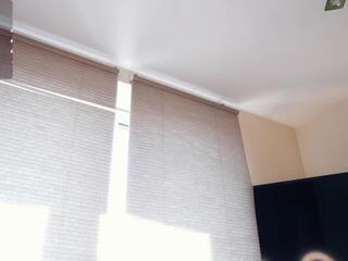 Lois Below webcam model stream image