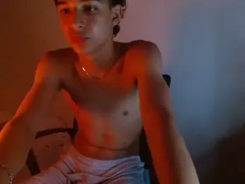 Xtremeplay_18 webcam model stream image
