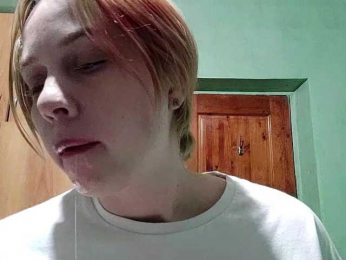 AveryFleurent webcam model stream image