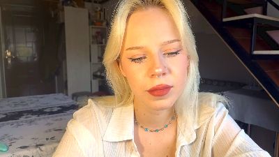 AprylFarnworth webcam model stream image