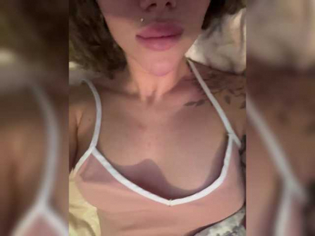 Ps-Kriss webcam bongacams model stream image