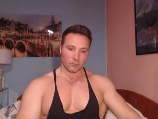 Hunky Muscle webcam model stream image