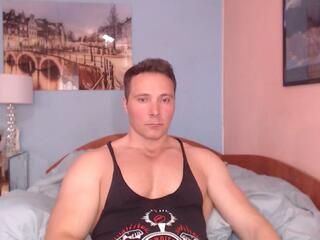 Hunky Muscle webcam model stream image
