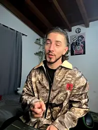 Valentino_Xander webcam model stream image