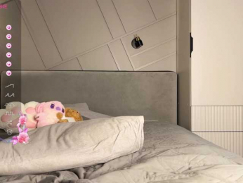 MiraJuicyJune webcam bongacams model stream image