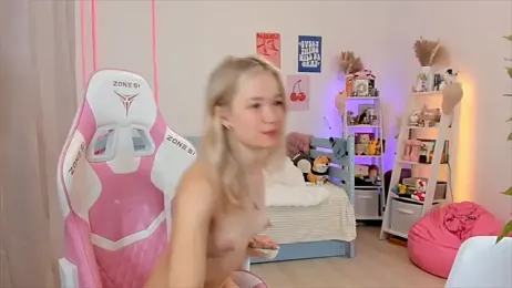 Lily_Young webcam stripchat model stream image