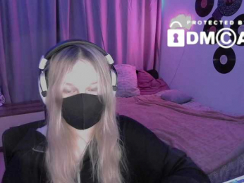 qwertikcam webcam model stream image