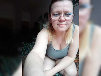 -WhiteQueen- webcam model stream image