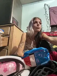 ittybittymeryssa webcam stripchat model stream image