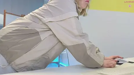 LovlyBambi webcam model stream image