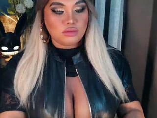 Neomie Thompson webcam model stream image