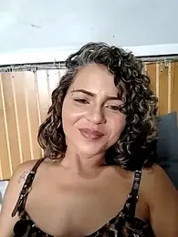 JadeYuri webcam model stream image