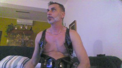 warm72 webcam model stream image
