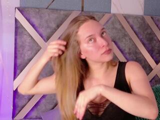 Amelie Rosee webcam model stream image