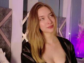 Amelie Rosee webcam model stream image