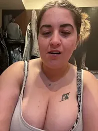 yzabell18 webcam model stream image