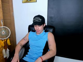 Aaron Bain webcam model stream image