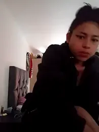 H_hiana webcam model stream image