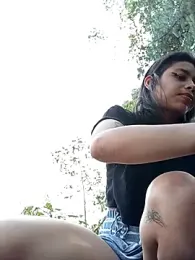 H_hiana webcam model stream image