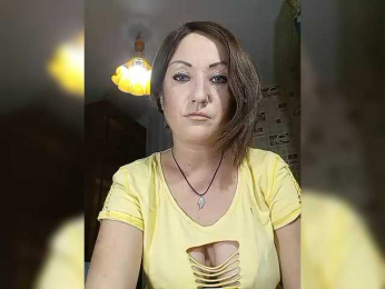 8BESTGirl8 webcam model stream image