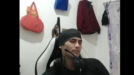 Cuteboyhotbig webcam model stream image