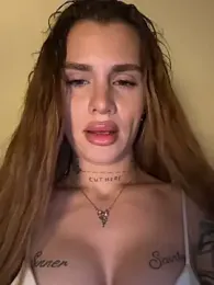 EmiliaCatalina webcam model stream image