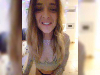 WonderOlesya webcam model stream image