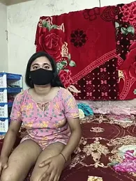 Love_Queen11 webcam stripchat model stream image