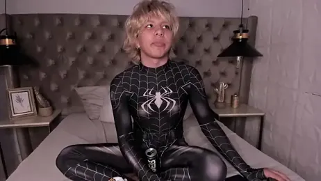 OliIverr22 webcam stripchat model stream image