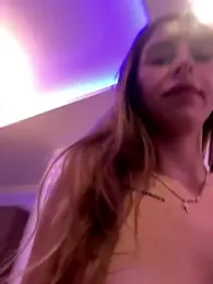 emma05 webcam model stream image