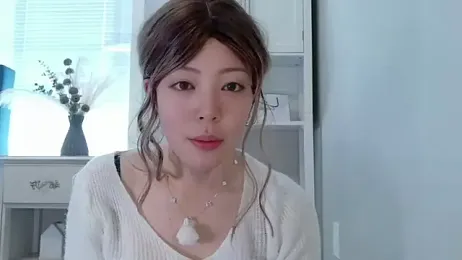 Nana_with webcam model stream image