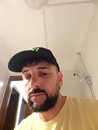 SexyItalian10 webcam model stream image