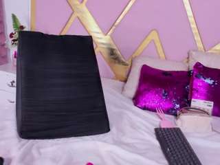 shellbydiorx webcam model stream image