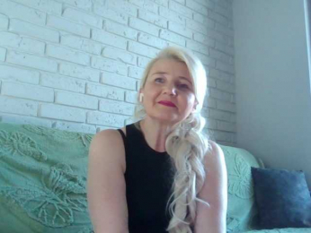 Mellica webcam model stream image