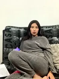 Alicecow20_UwU webcam model stream image