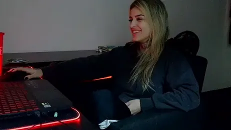 bbholli webcam stripchat model stream image