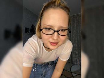 Blonde-mur webcam model stream image