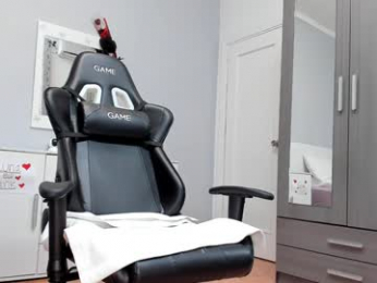 anisialuna_ webcam model stream image